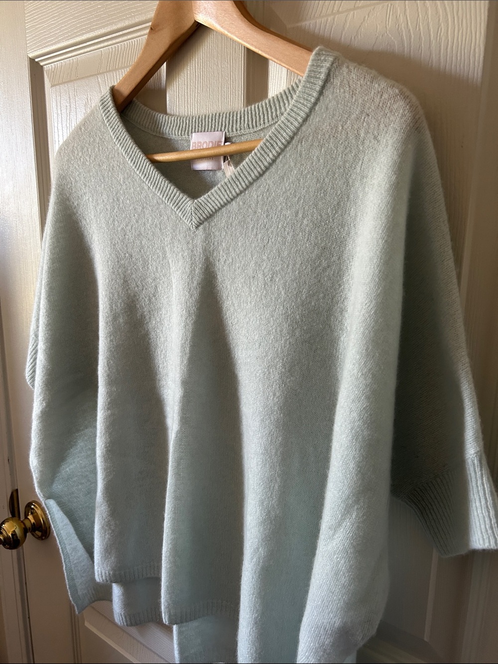 Brodie Cashmere Brontë Tee V-Neck Short Sleeve Sweater in Morning Dew Sz Small - Picture 10 of 12